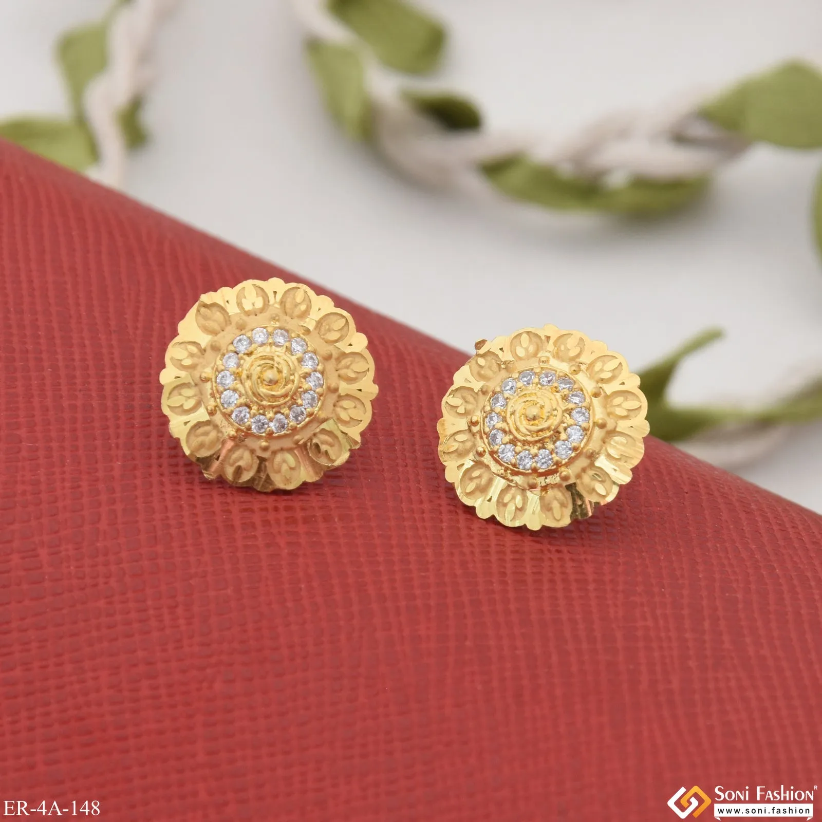 Beautiful Design Eye-Catching Design Gold Plated Earrings for Ladies - Style A148