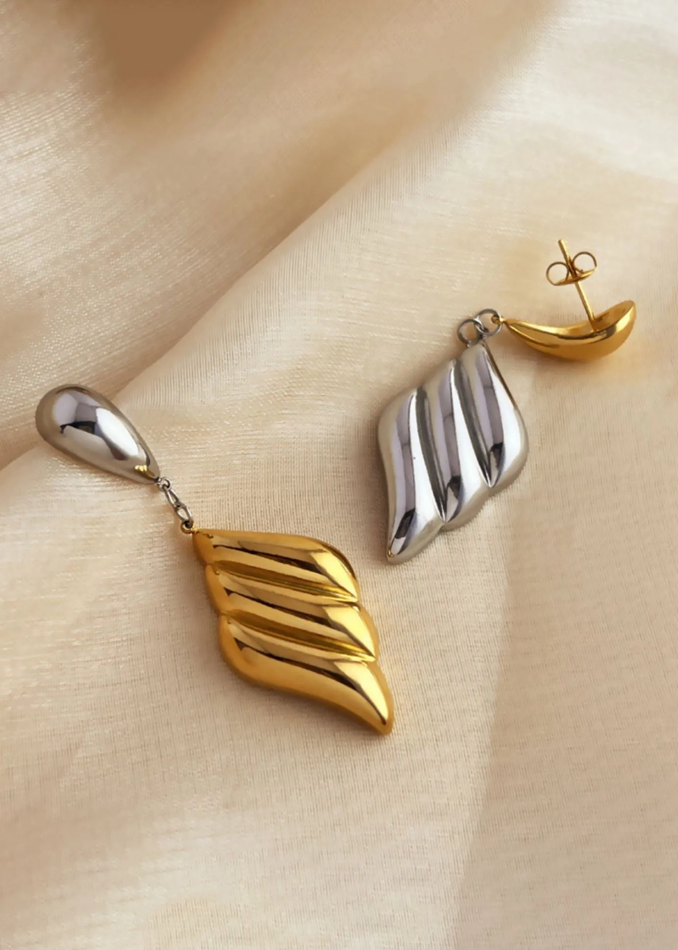 Colorblock Ridged Puffy Drop Earrings