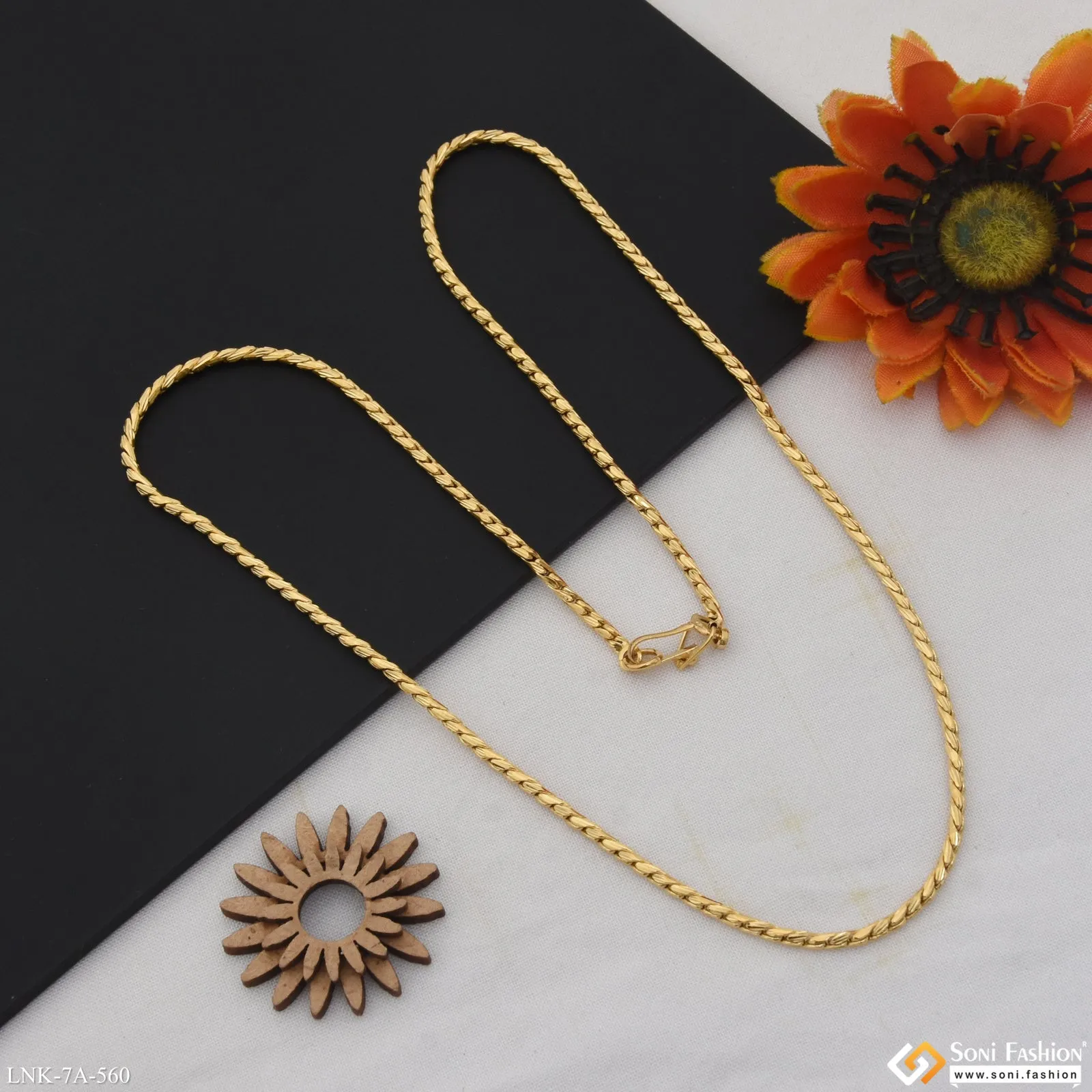 Eye-Catching Design Gold Plated Chain for Ladies - Style A560