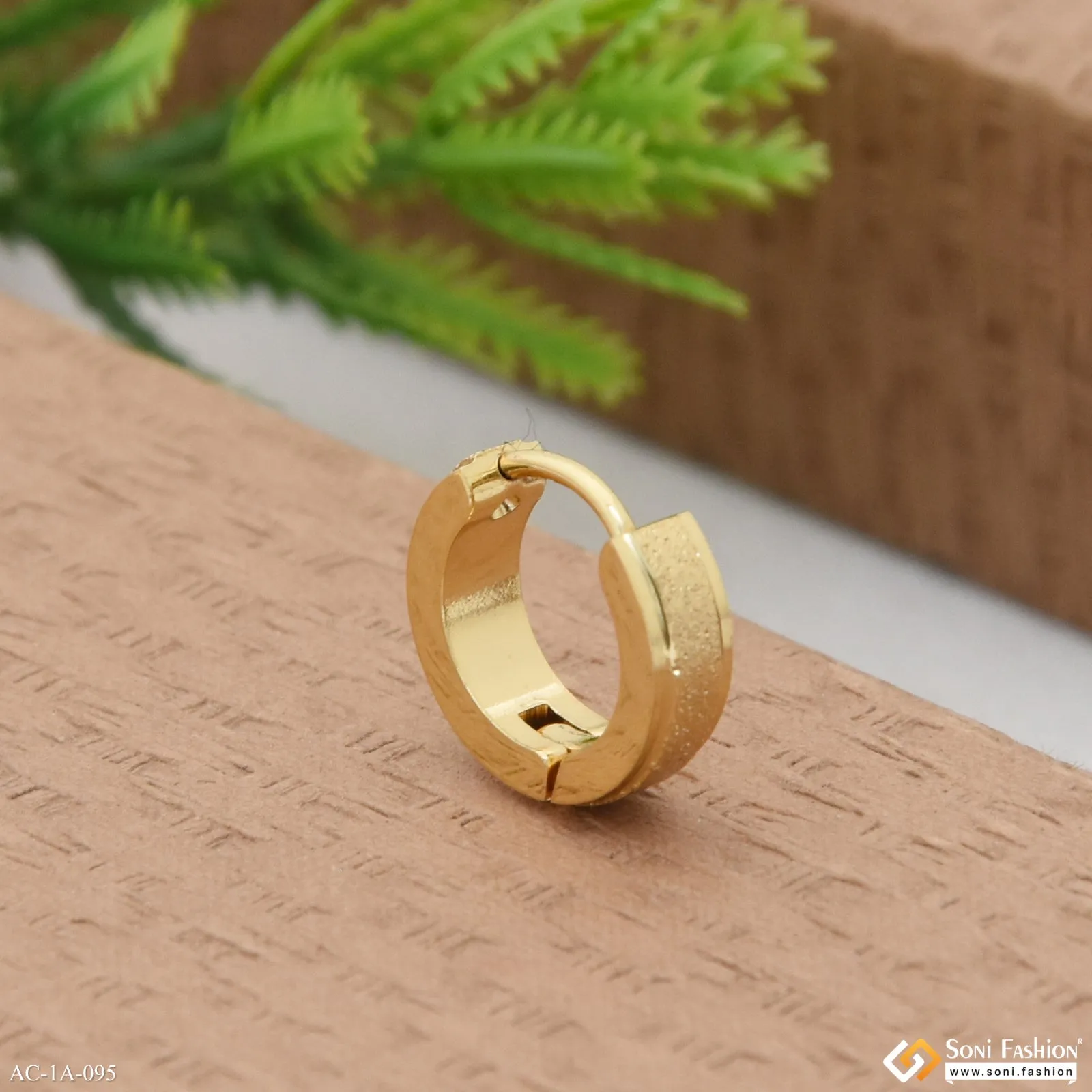 Golden Color Stainless Steel Stud Earring For Men (1 Pc) - Style A095