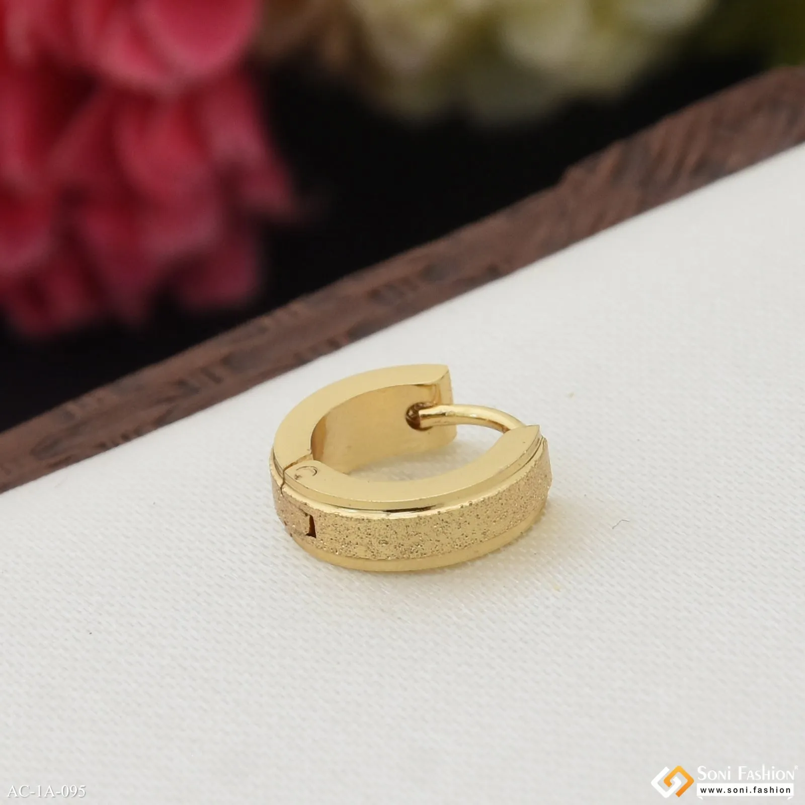 Golden Color Stainless Steel Stud Earring For Men (1 Pc) - Style A095