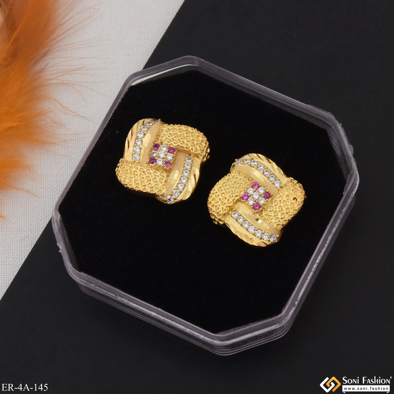 Lovely Design Eye-Catching Design Gold Plated Earrings for Ladies - Style A145