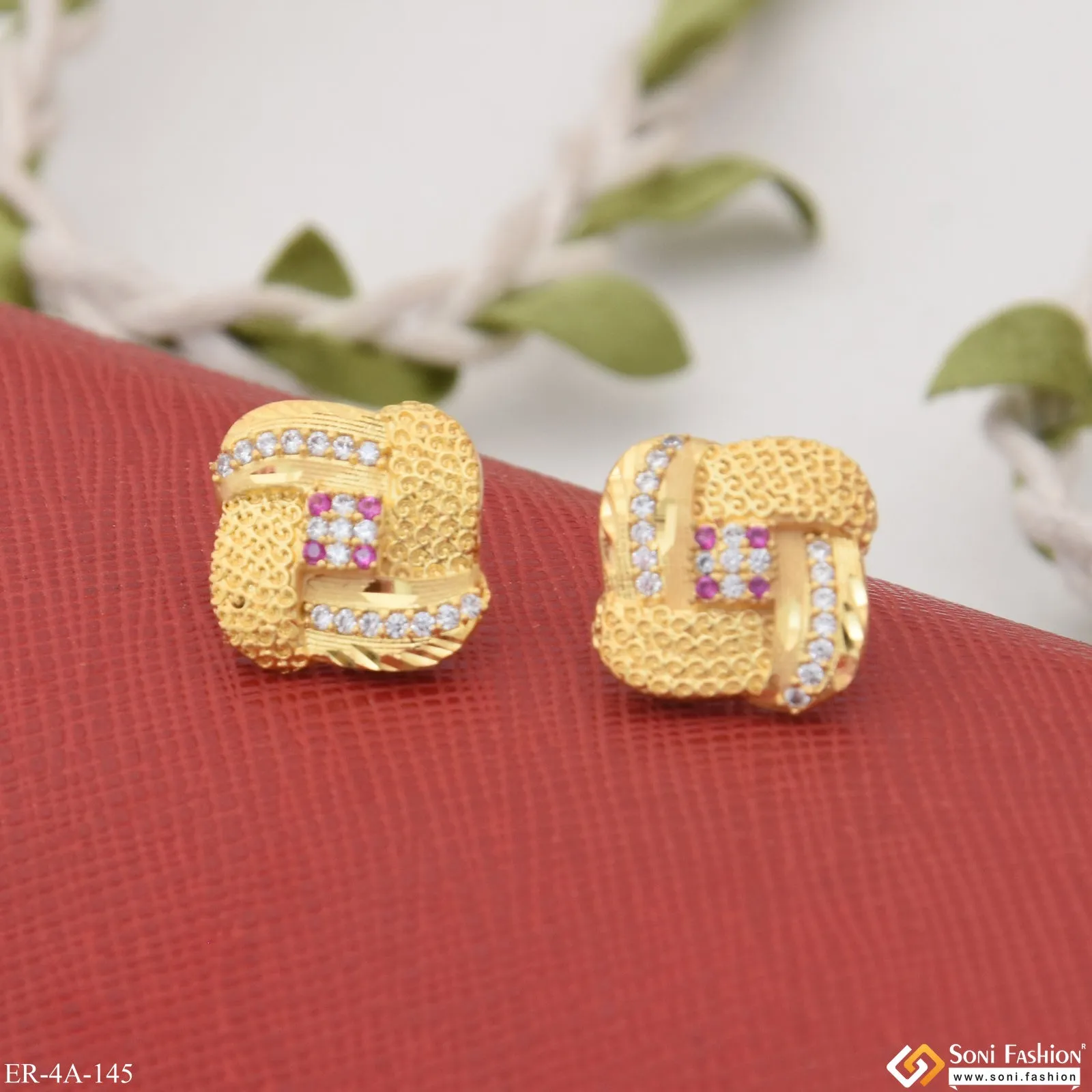 Lovely Design Eye-Catching Design Gold Plated Earrings for Ladies - Style A145