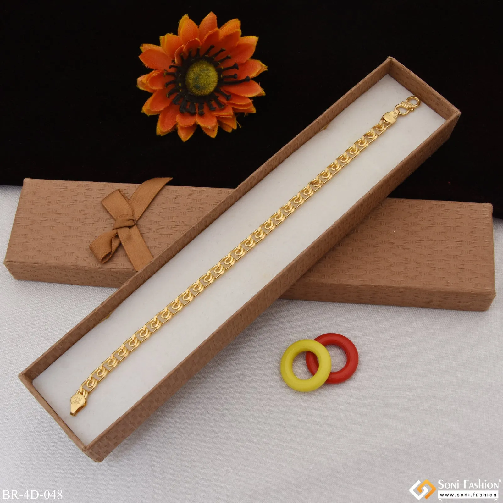 Ring Into Ring Fashionable Design Gold Plated Bracelet for Men - Style D048